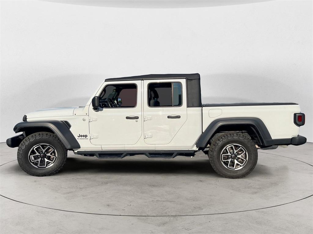 used 2021 Jeep Gladiator car, priced at $28,500