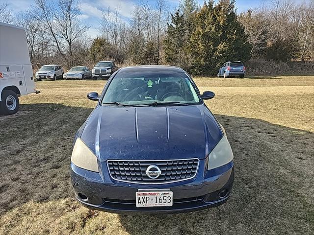 used 2006 Nissan Altima car, priced at $3,000