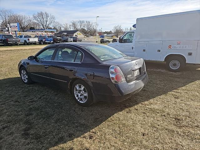 used 2006 Nissan Altima car, priced at $3,000