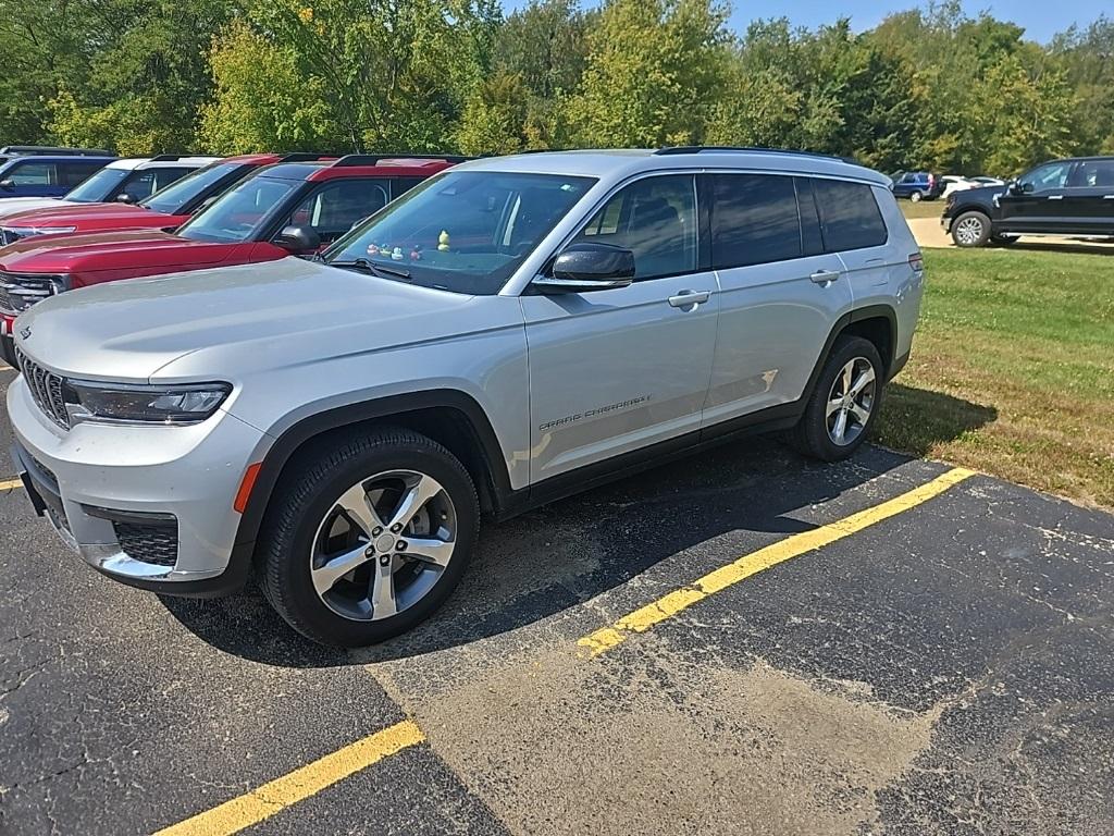 used 2021 Jeep Grand Cherokee L car, priced at $25,000