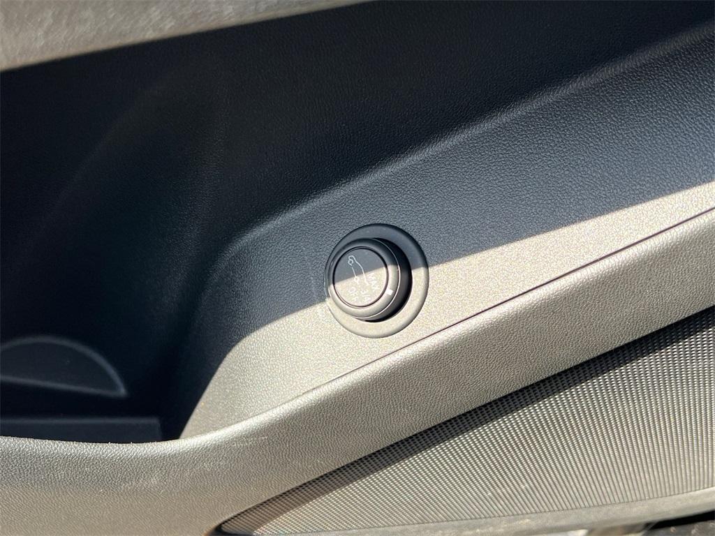 used 2022 Chevrolet Equinox car, priced at $23,000