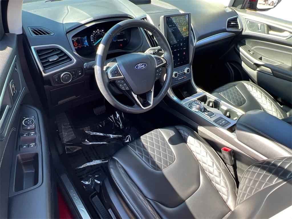 used 2024 Ford Edge car, priced at $30,000