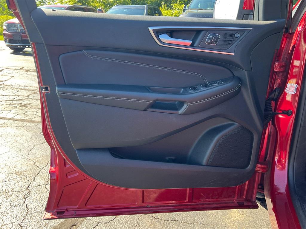 used 2024 Ford Edge car, priced at $30,000