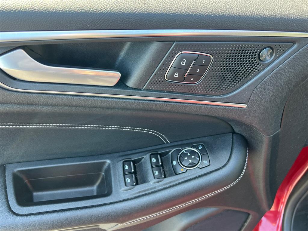 used 2024 Ford Edge car, priced at $30,000