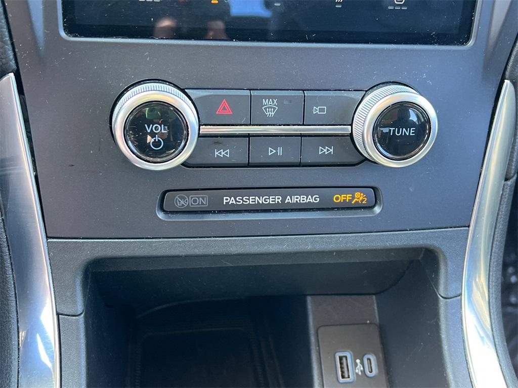 used 2024 Ford Edge car, priced at $30,000