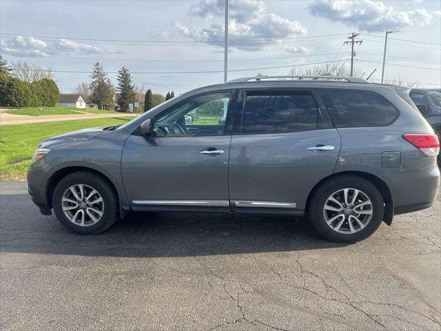 used 2015 Nissan Pathfinder car, priced at $10,000