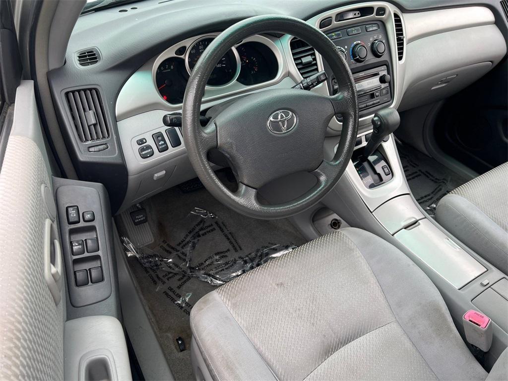 used 2007 Toyota Highlander car, priced at $6,000