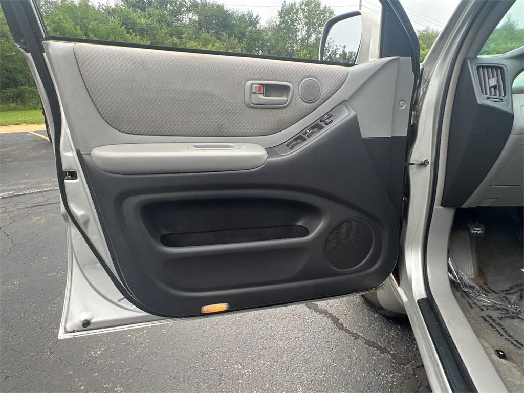 used 2007 Toyota Highlander car, priced at $6,000