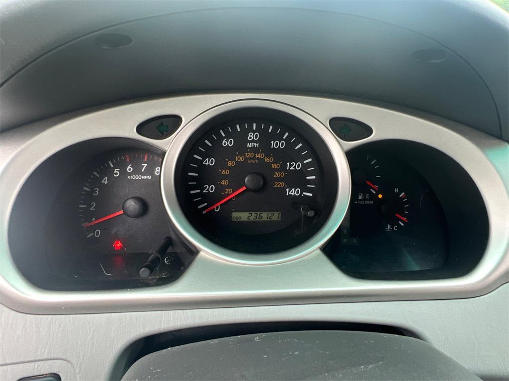 used 2007 Toyota Highlander car, priced at $6,000