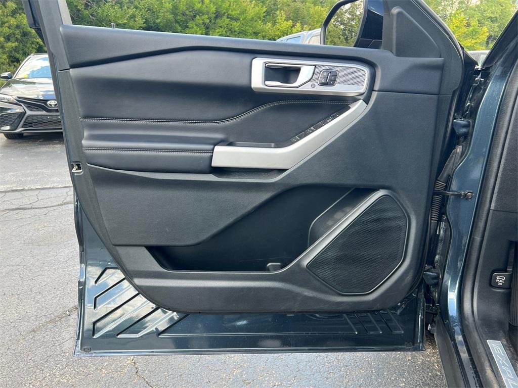 used 2022 Ford Explorer car, priced at $35,000