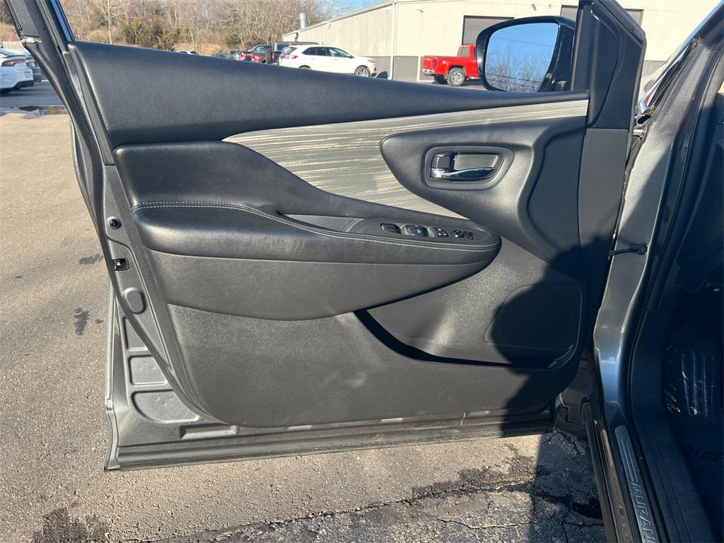 used 2015 Nissan Murano car, priced at $14,000