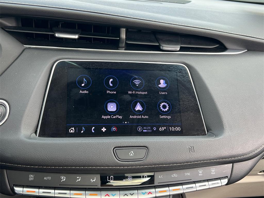 used 2021 Cadillac XT4 car, priced at $22,500