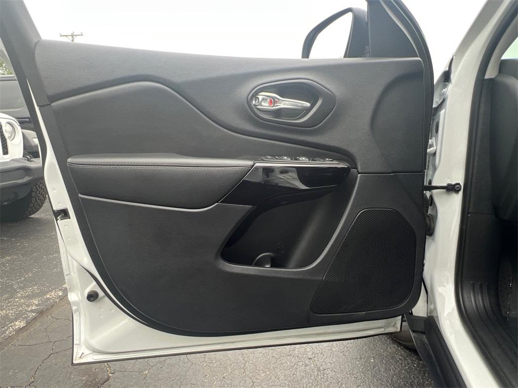 used 2023 Jeep Cherokee car, priced at $24,000