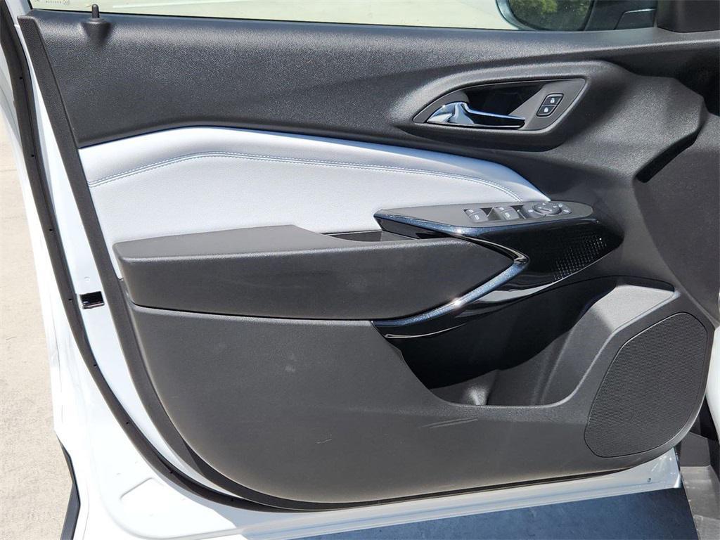 new 2025 Chevrolet Trax car, priced at $23,684