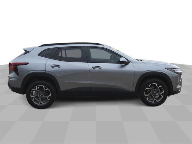 new 2025 Chevrolet Trax car, priced at $26,084