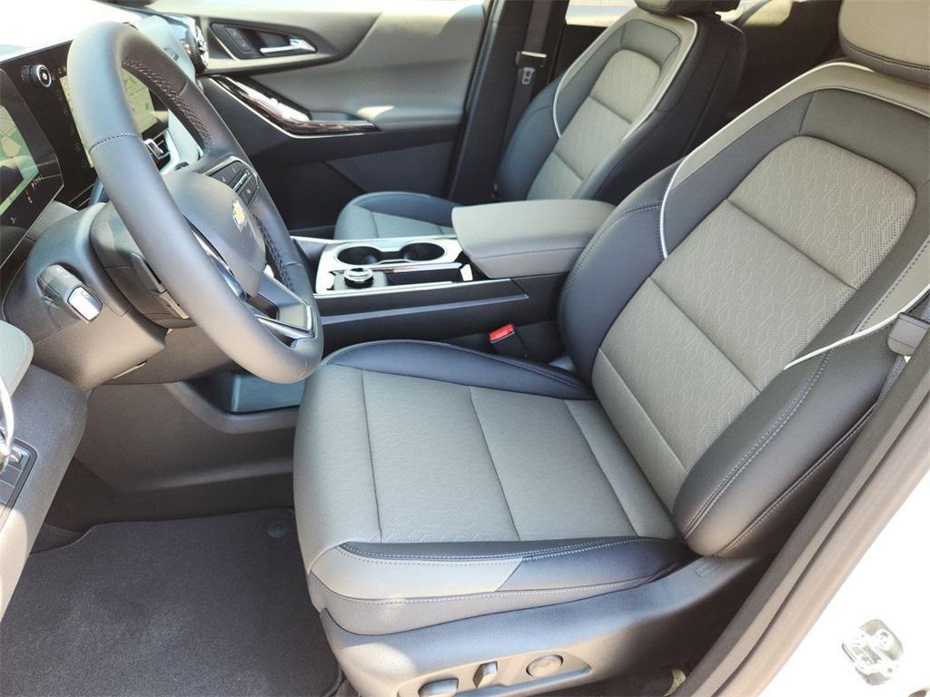 new 2026 Chevrolet Equinox car, priced at $33,569