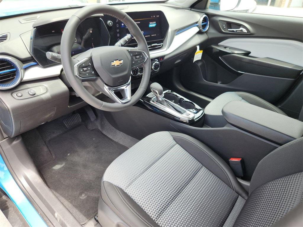 new 2025 Chevrolet Trax car, priced at $25,403