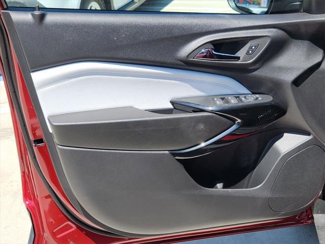 new 2025 Chevrolet Trax car, priced at $26,684