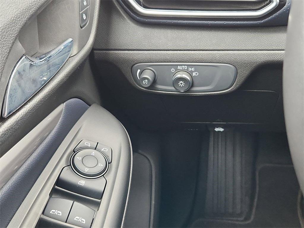 used 2022 Chevrolet Bolt EUV car, priced at $21,364