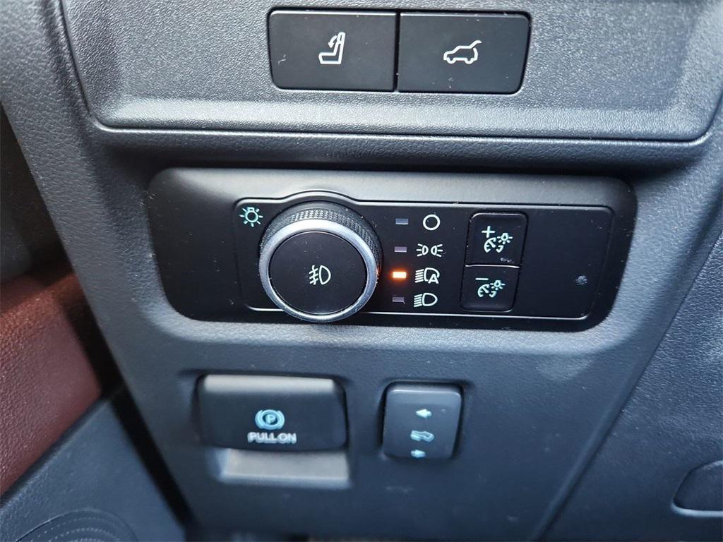 used 2024 Ford Expedition car, priced at $45,837