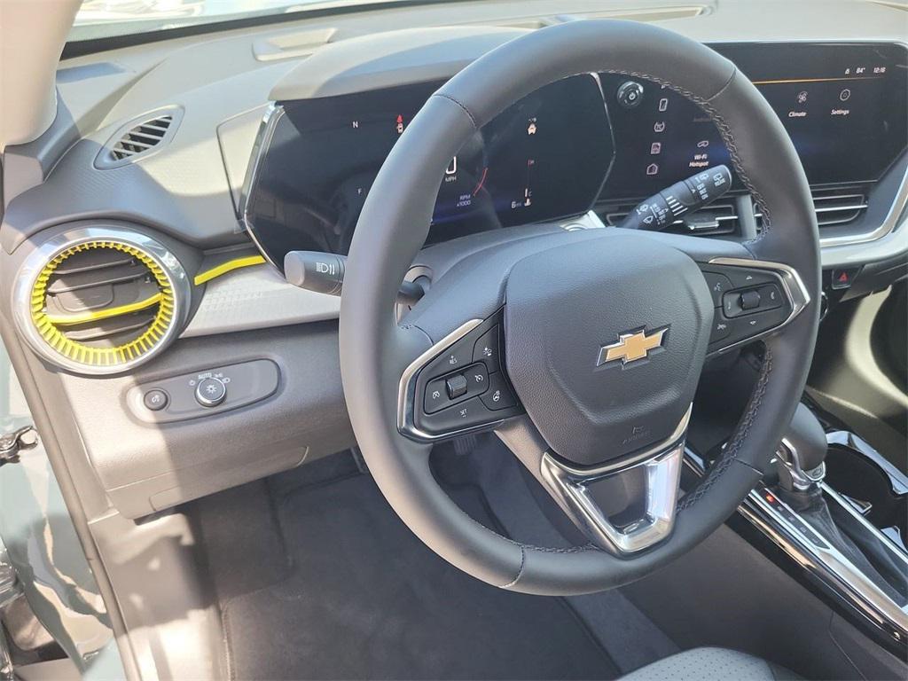 new 2025 Chevrolet Trax car, priced at $24,008