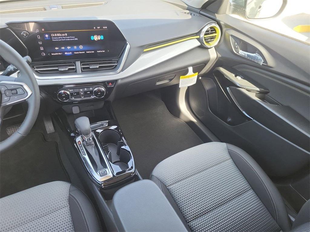 new 2025 Chevrolet Trax car, priced at $24,008