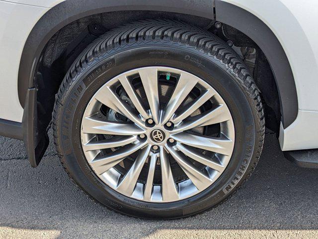 used 2022 Toyota Highlander Hybrid car, priced at $42,953