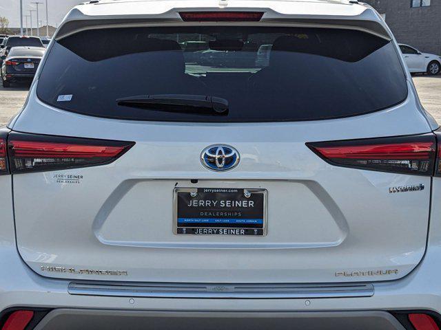 used 2022 Toyota Highlander Hybrid car, priced at $42,953