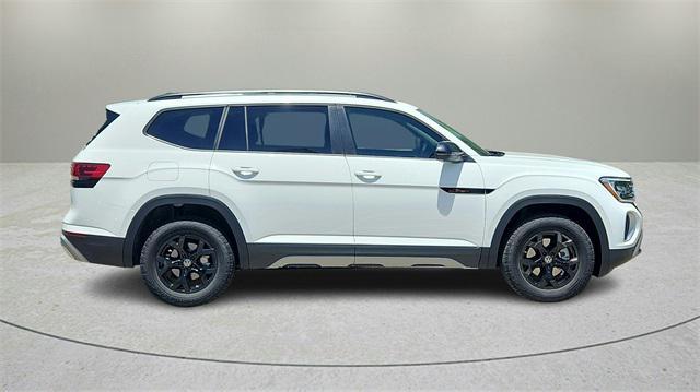new 2025 Volkswagen Atlas car, priced at $45,999