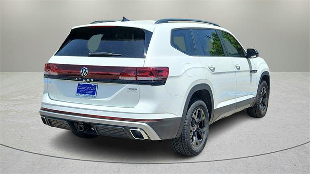 new 2025 Volkswagen Atlas car, priced at $45,999