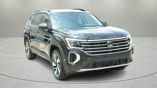 new 2025 Volkswagen Atlas car, priced at $39,999