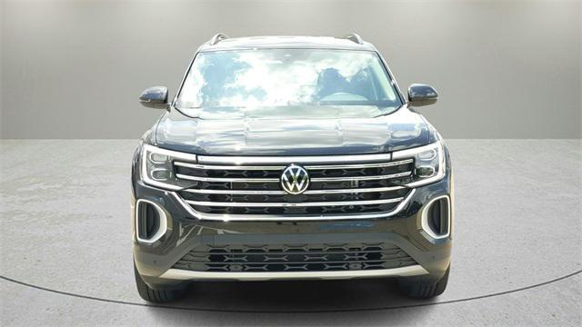 new 2025 Volkswagen Atlas car, priced at $39,999