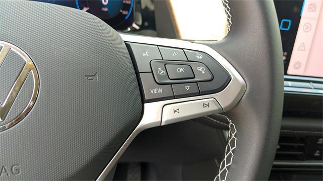 new 2025 Volkswagen Atlas car, priced at $39,999
