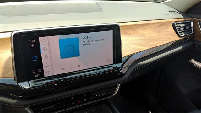 new 2025 Volkswagen Atlas car, priced at $39,999