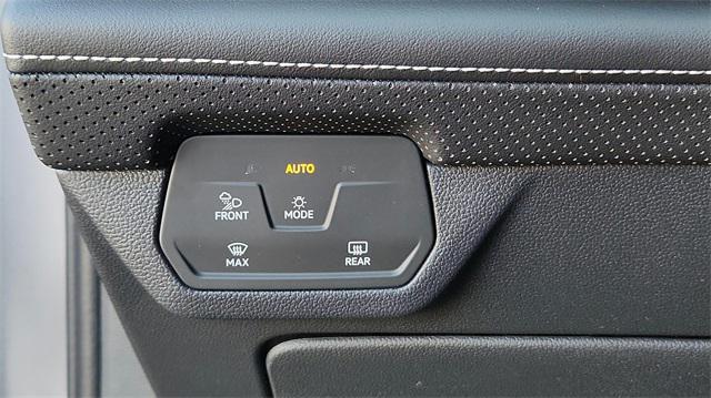 new 2025 Volkswagen Atlas car, priced at $43,716
