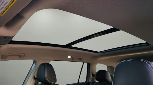 new 2025 Volkswagen Atlas car, priced at $43,716
