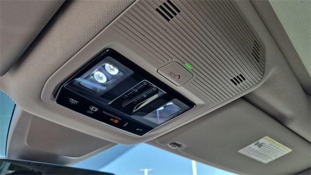 new 2025 Volkswagen Atlas car, priced at $52,811