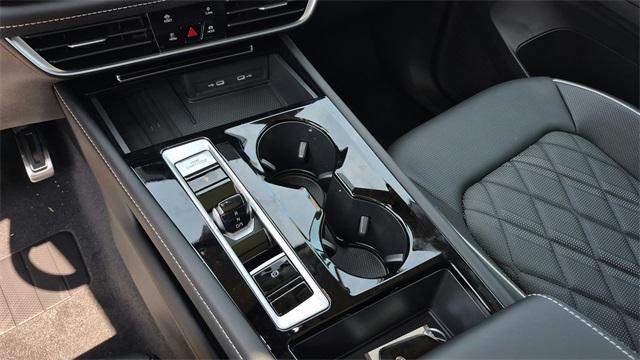 new 2025 Volkswagen Atlas car, priced at $52,811