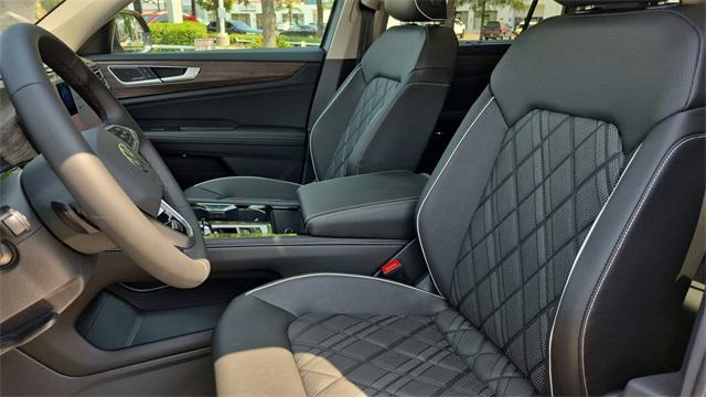 new 2025 Volkswagen Atlas car, priced at $52,811