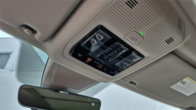 new 2025 Volkswagen Atlas car, priced at $45,576
