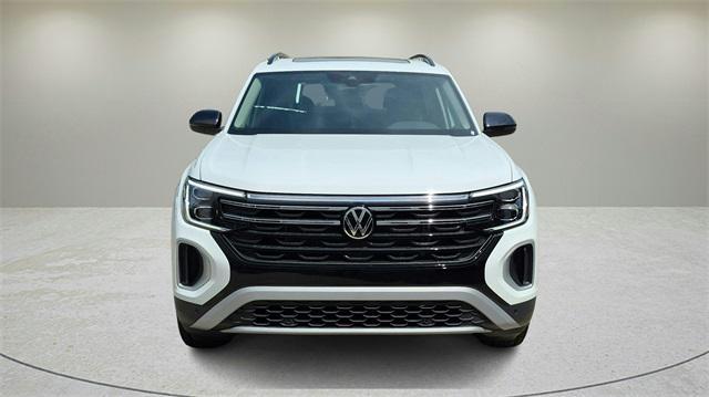 new 2025 Volkswagen Atlas car, priced at $45,576