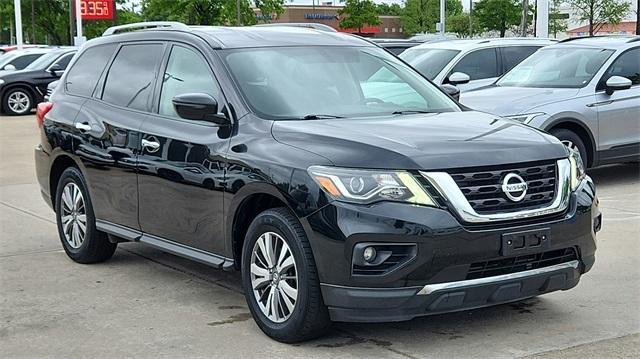 used 2020 Nissan Pathfinder car, priced at $22,041