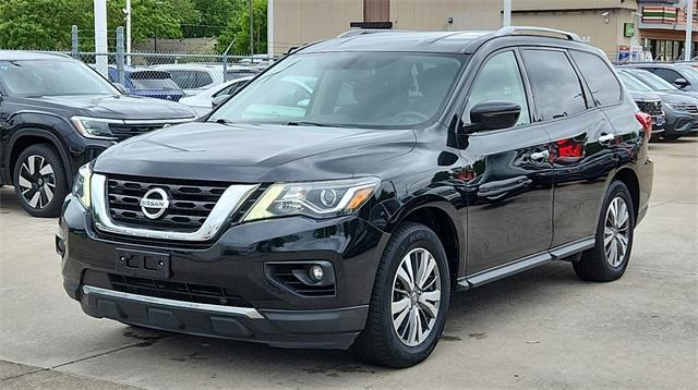 used 2020 Nissan Pathfinder car, priced at $21,560