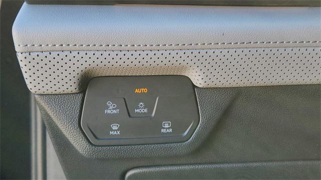 new 2025 Volkswagen Atlas car, priced at $44,999