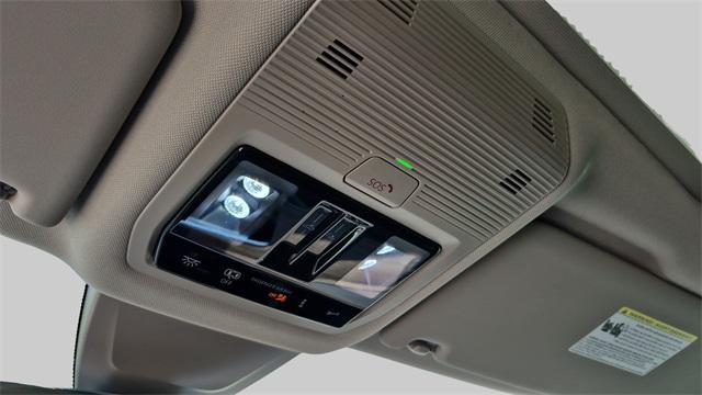 new 2025 Volkswagen Atlas car, priced at $52,356