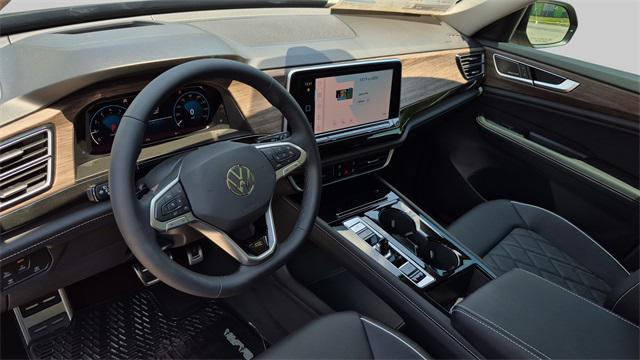 new 2025 Volkswagen Atlas car, priced at $52,356