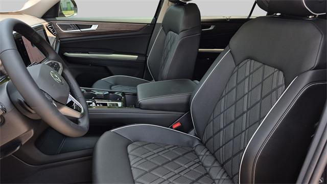 new 2025 Volkswagen Atlas car, priced at $52,356