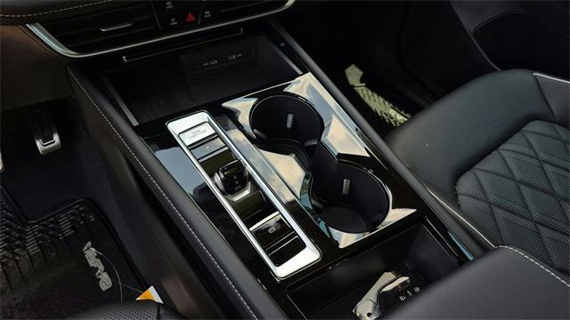 new 2025 Volkswagen Atlas car, priced at $52,356