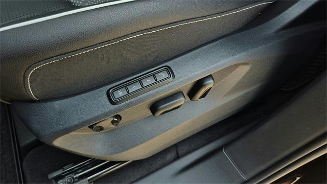 new 2025 Volkswagen Atlas car, priced at $52,356