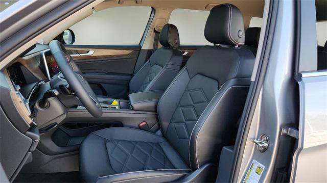 new 2025 Volkswagen Atlas car, priced at $34,818